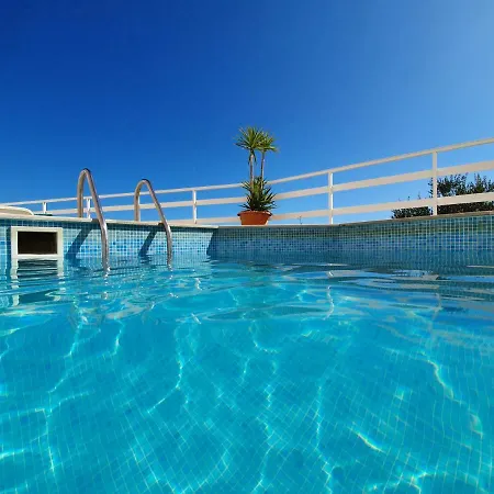 Penthouse Christina With Pool - Large Sunny Terrace - Seaview - 250m To And Restaurants - Free Parking - And Ciovo - 15 Minutes To Airport * 特罗吉尔