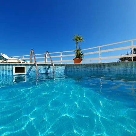 Penthouse Christina With Pool - Large Sunny Terrace - Seaview - 250m To And Restaurants - Free Parking - And Ciovo - 15 Minutes To Airport * 特罗吉尔