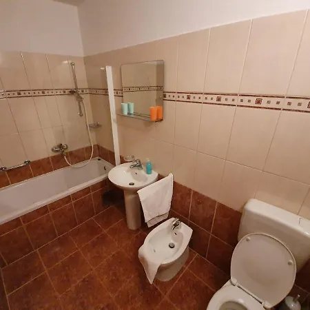 Penthouse Christina With Pool - Large Sunny Terrace - Seaview - 250m To And Restaurants - Free Parking - And Ciovo - 15 Minutes To Airport * 特罗吉尔