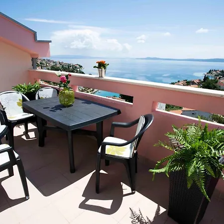 Penthouse Christina With Pool - Large Sunny Terrace - Seaview - 250m To And Restaurants - Free Parking - And Ciovo - 15 Minutes To Airport Apartment *